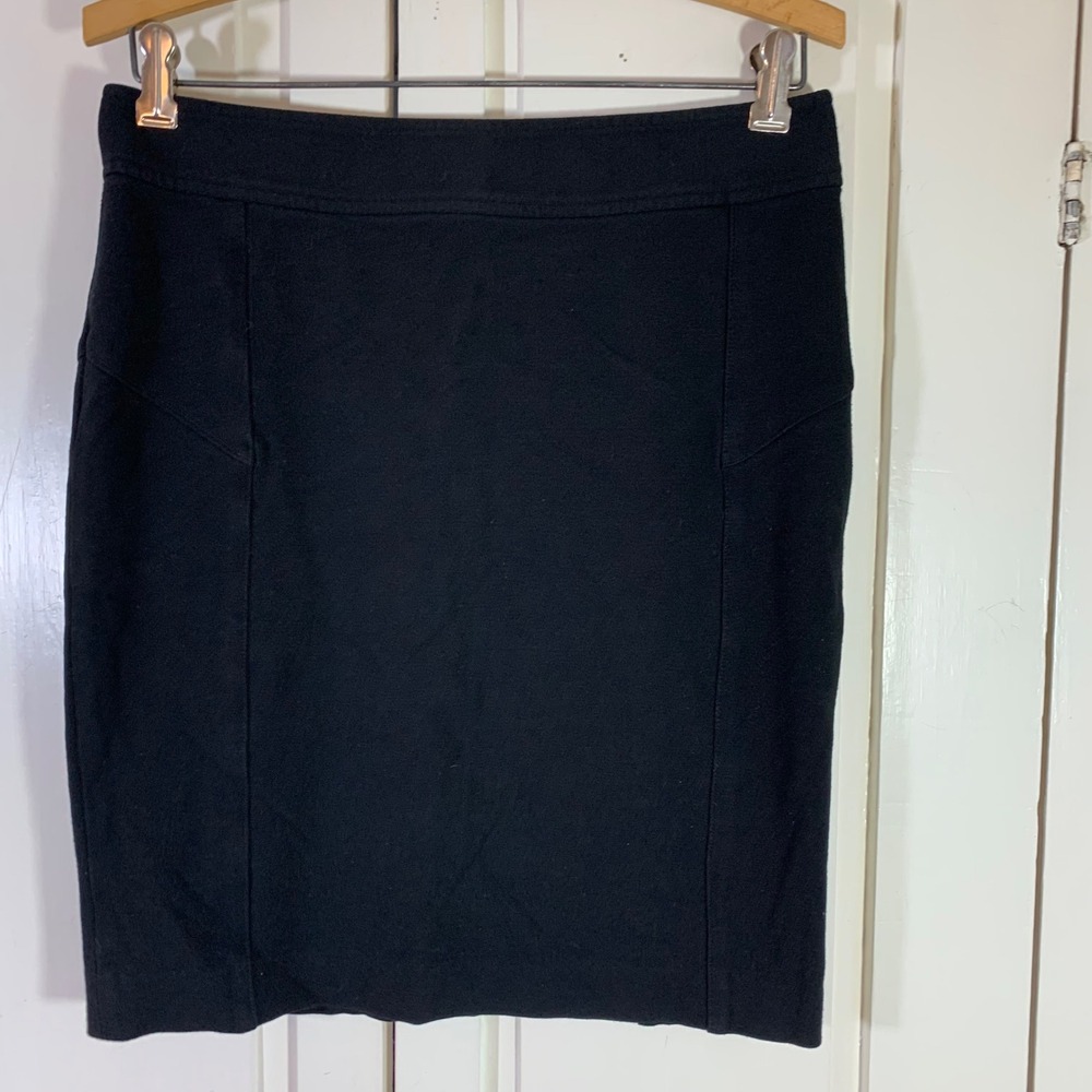 Lord & Taylor Petite Black Ponte Knit Pencil Skirt Side Zip Size 4P Professional